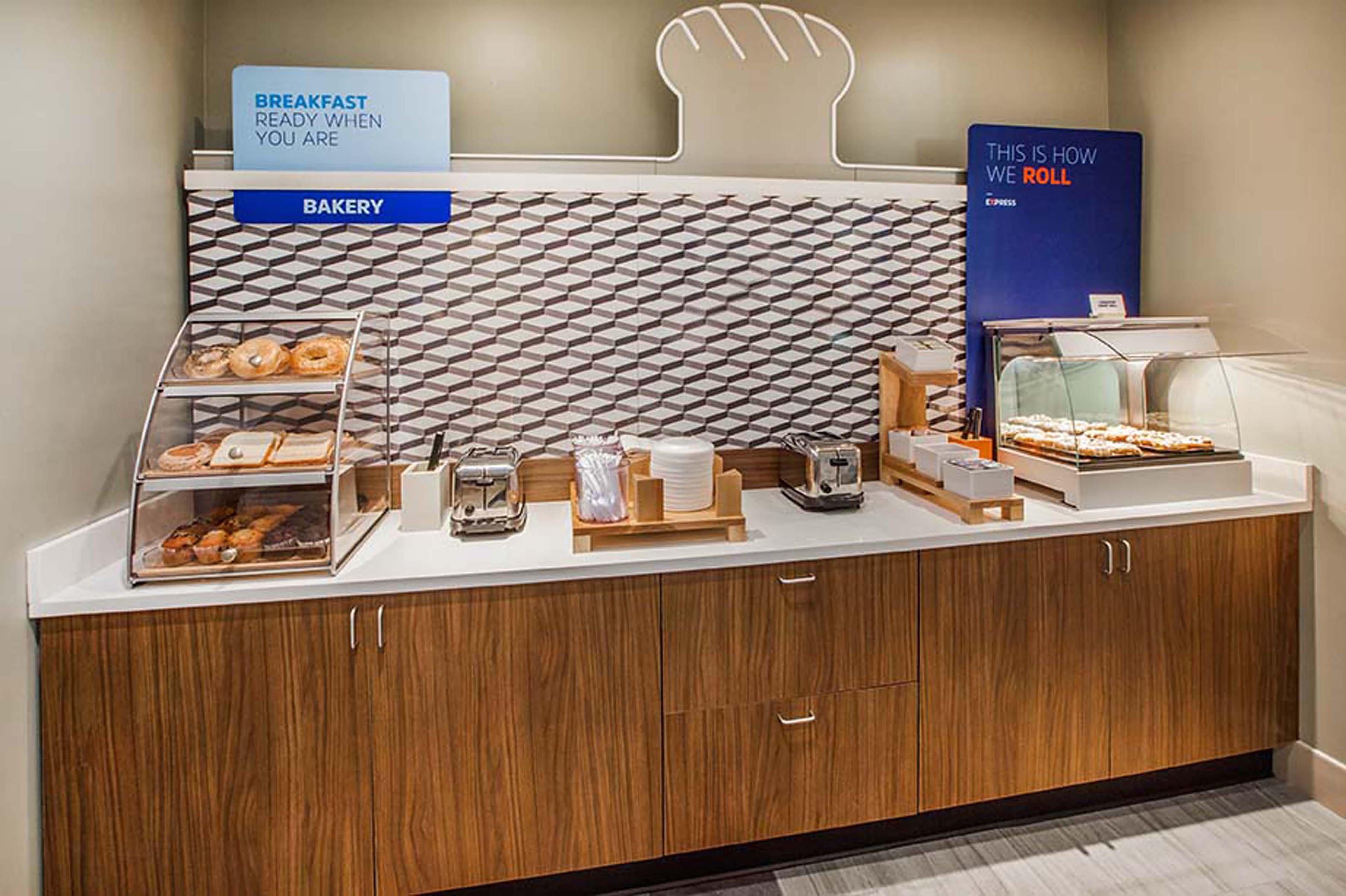 Holiday Inn Express Hotel & Suites Carlsbad Beach By Ihg Buitenkant foto