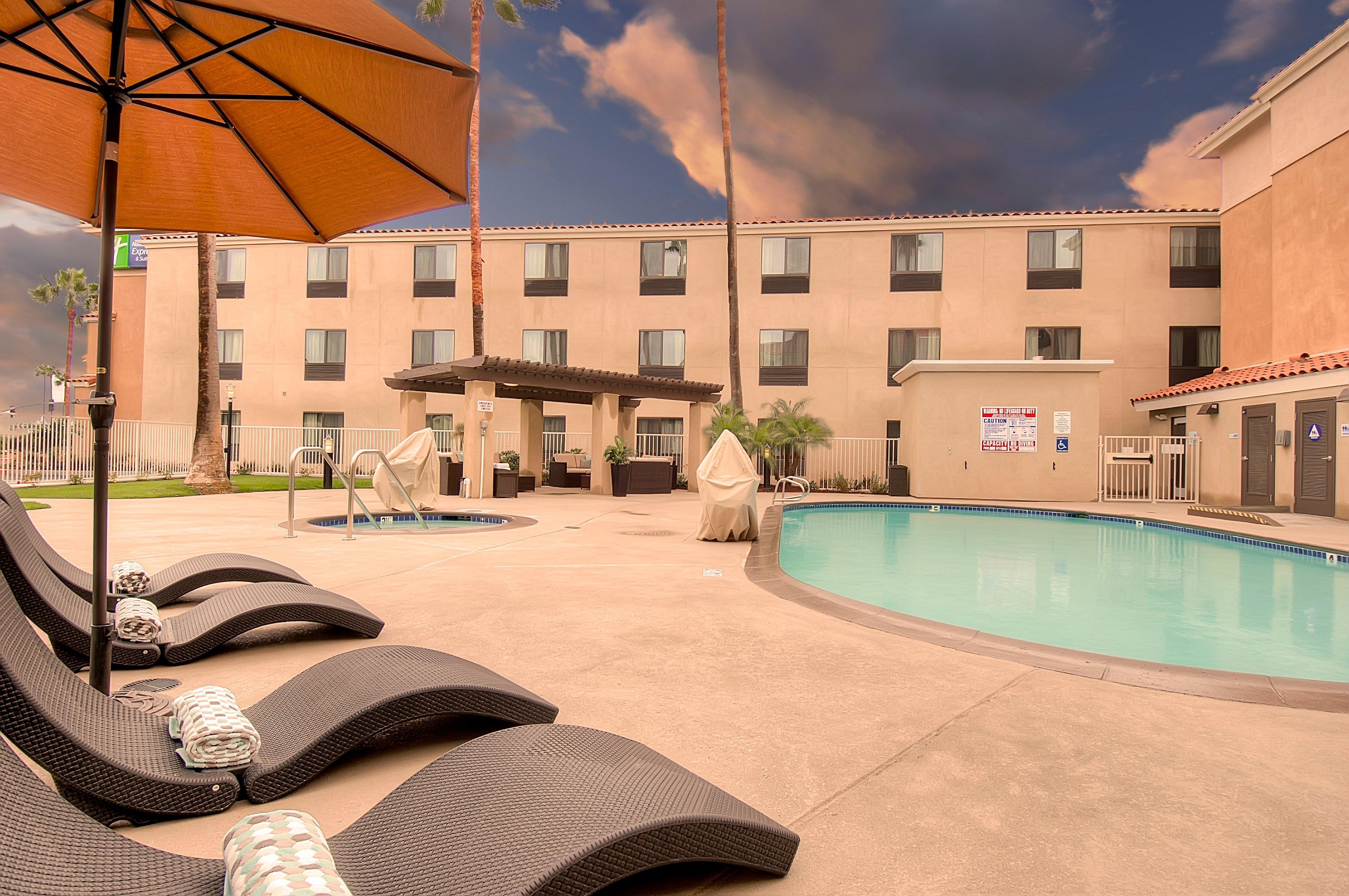 Holiday Inn Express Hotel & Suites Carlsbad Beach By Ihg Buitenkant foto