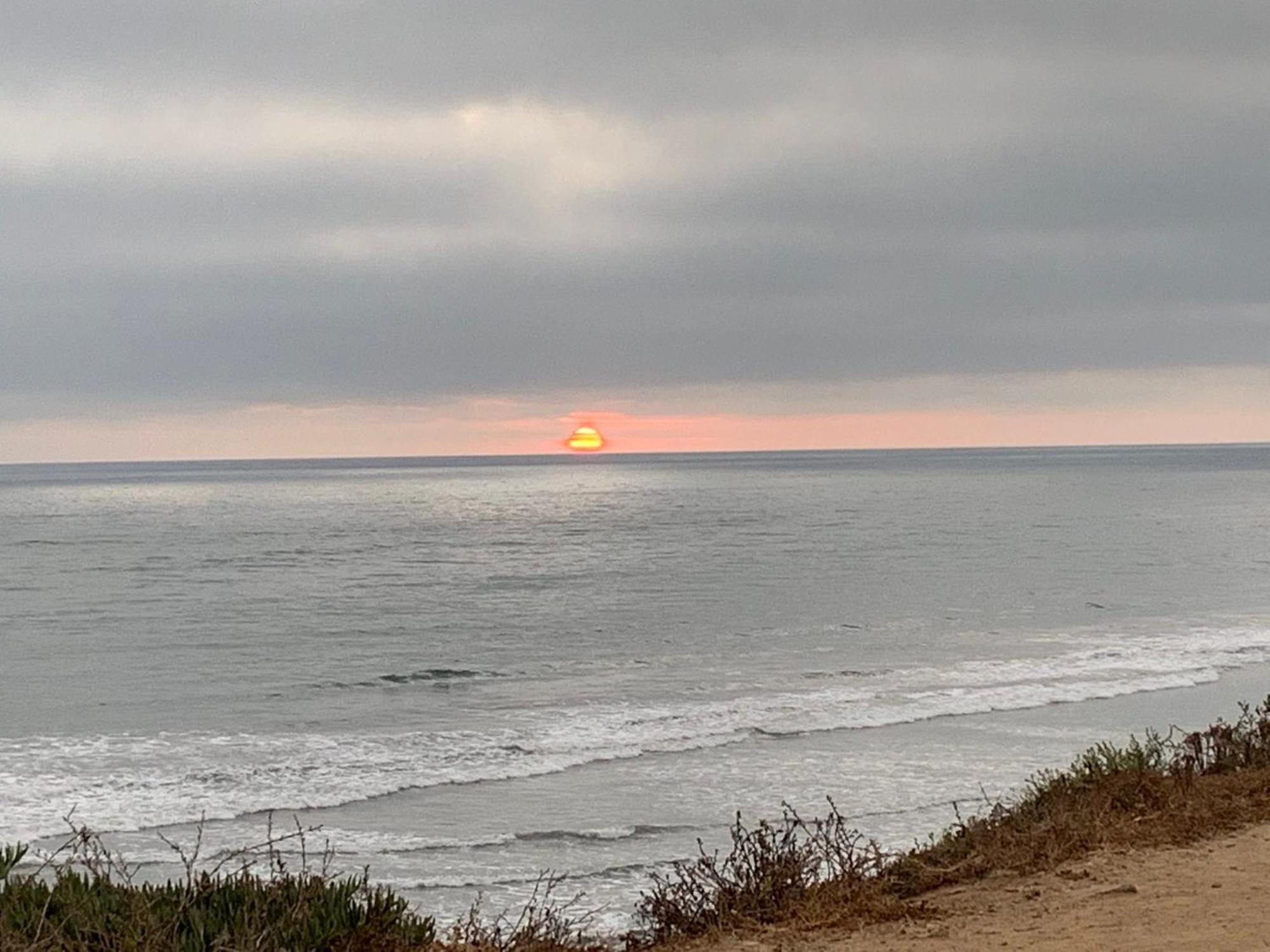 Holiday Inn Express Hotel & Suites Carlsbad Beach By Ihg Buitenkant foto