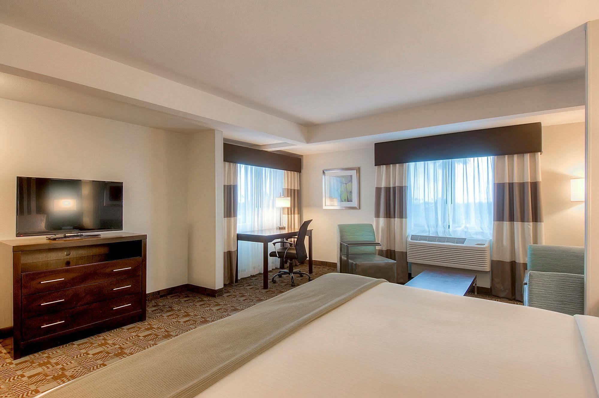 Holiday Inn Express Hotel & Suites Carlsbad Beach By Ihg Buitenkant foto