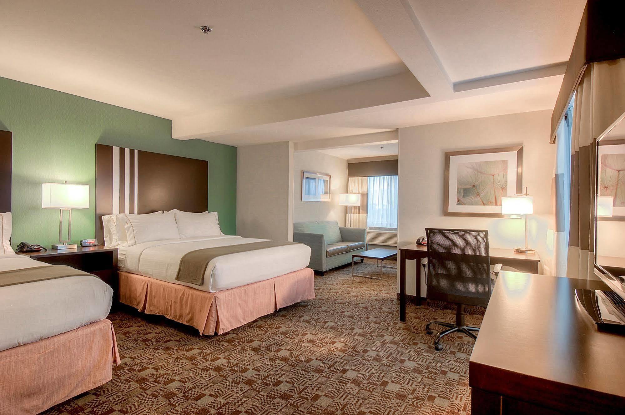 Holiday Inn Express Hotel & Suites Carlsbad Beach By Ihg Buitenkant foto